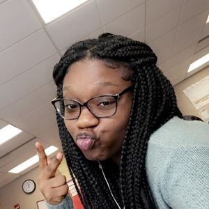 Meet your Posher, Aja